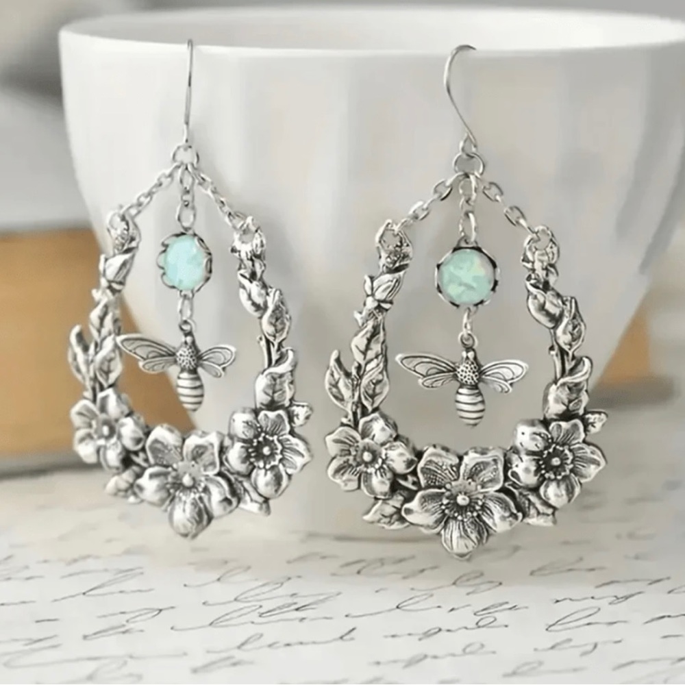 Vintage tear drop shaped bee and flower drop earrings